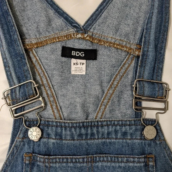 BDG by Urban Outfitters Overall Shorts, Color Blue Size XS-TP - Picture 12 of 13